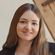 Portrait-Foto von Laeticia Sattler